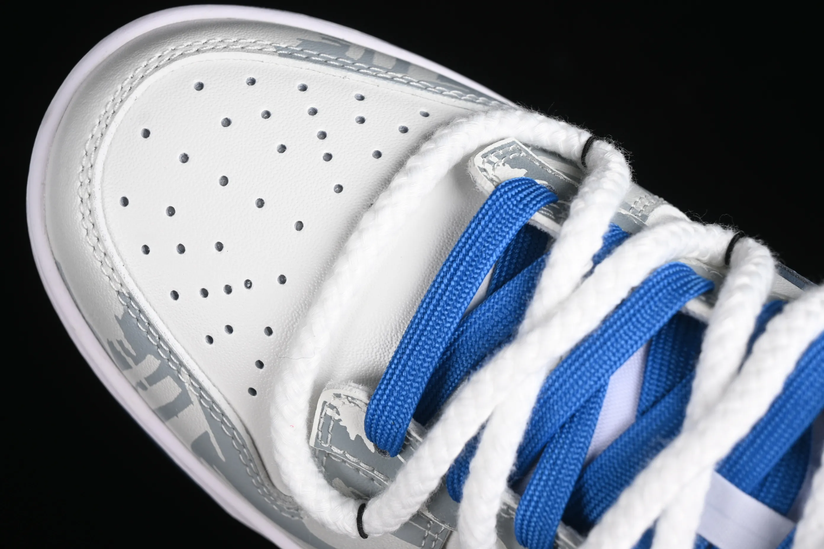 All Categories Nk SB Dunk Series Nk SB Dunk Low Low-top casual sneakers Nk Dunk Low Panda Prank Wave Fisherman-Silver Sea Blue Shark Low-top casual sneakers DD1391-400
